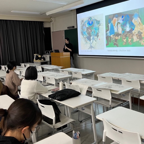 名物授業】川﨑 麻央 氏（日本画家）による特別授業／「平面表現特別